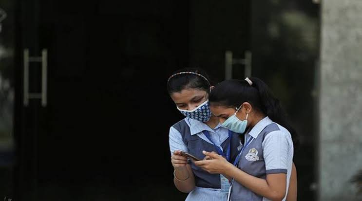 You are currently viewing പ്ലസ് വണ്‍  പ്രവേശനത്തിനുള്ള അപേക്ഷാ തീയതി 21 വരെ നീട്ടി