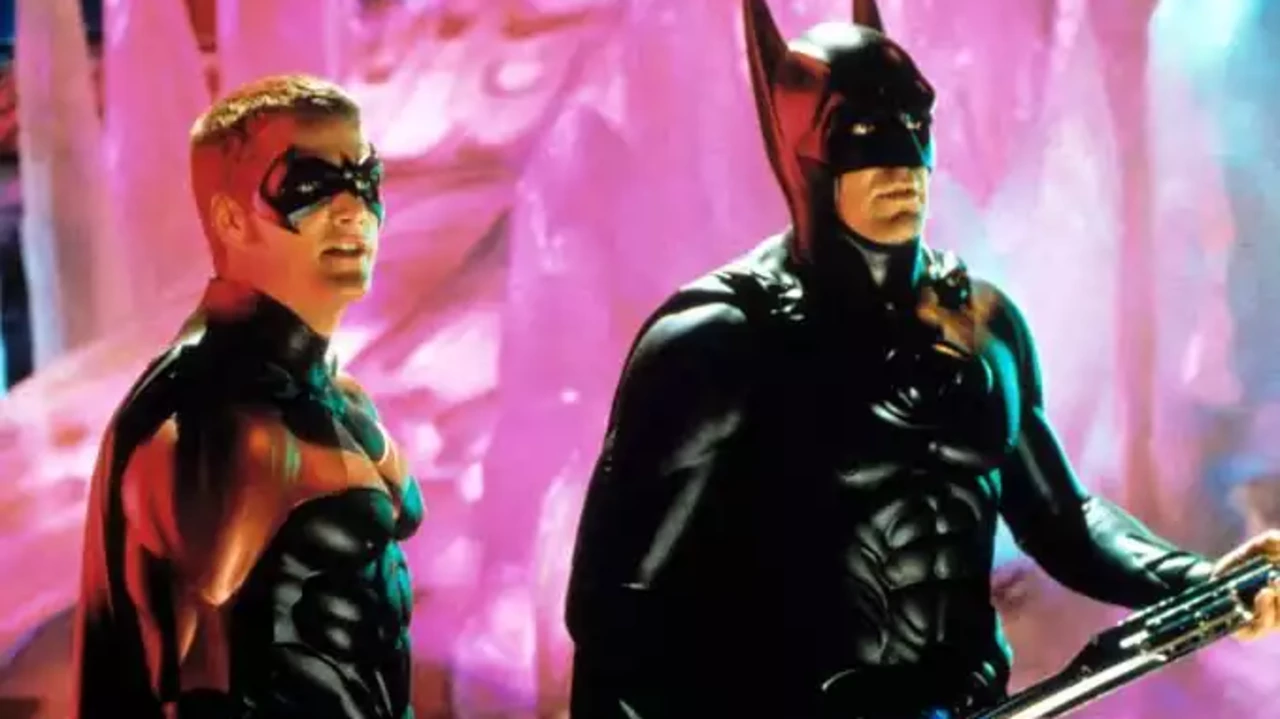 You are currently viewing ജോർജ്ജ് ക്ലൂണിയുടെ പ്രസിദ്ധമായ ‘ബാറ്റ്മാൻ & റോബിൻ’ സ്യൂട്ട് ലേലത്തിന്