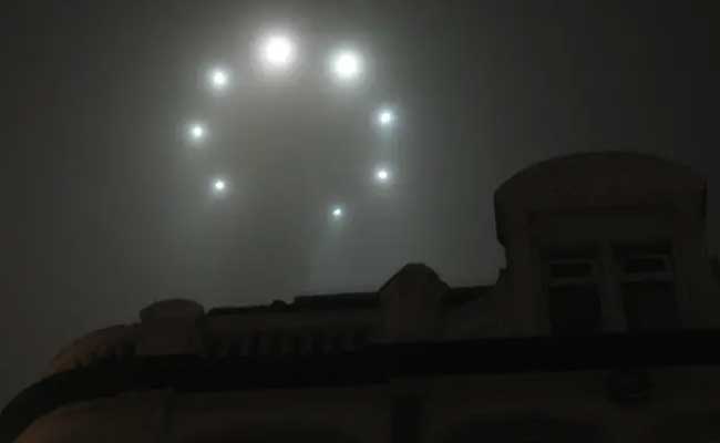 Read more about the article ചലിക്കുന്ന എട്ട് പ്രകാശദീപങ്ങൾ വൃത്താകൃതിയിൽ; ഇസ്രയേലിൽ ആകാശത്ത്  ദുരൂഹ പ്രകാശവൃത്തം: അന്യഗ്രഹപേടകമെന്ന് സംശയം