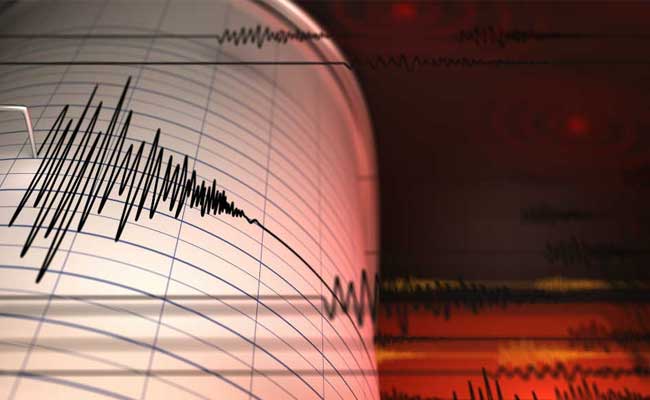 You are currently viewing മഴ തുടരവേ  കർണാടകയിൽ നേരിയ തോതിൽ ഭൂചലനം; മൂന്ന് മുതല്‍ ആറ് സെക്കന്‍ഡ് വരെ പ്രകമ്പനം; ചില വീടുകളില്‍ വിള്ളൽ