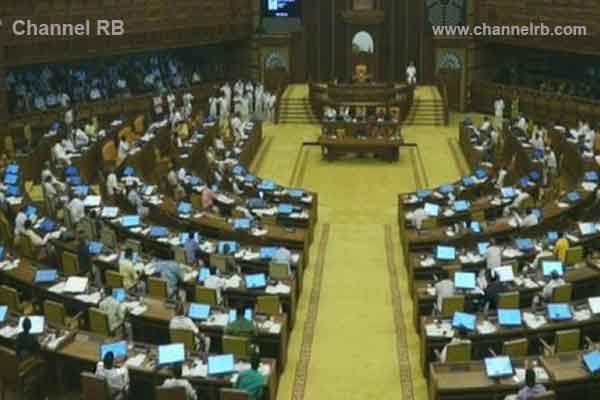 Read more about the article ഗാന്ധി ചിത്രം തകര്‍ത്തതിൽ മൊഴിയും, ചിത്രങ്ങളും നിയമസഭയില്‍; കോണ്‍ഗ്രസ് പ്രവര്‍ത്തകരെ വെട്ടിലാക്കിയ പൊലീസ് റിപ്പോര്‍ട്ടിൽ തലകുനിച്ച് പ്രതിപക്ഷം