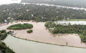 Read more about the article കനത്ത മഴയിൽ കാസര്‍കോട്; തേജസ്വിനി, ചൈത്രവാഹിനി പുഴകള്‍ കരകവിഞ്ഞൊഴുകുന്നു; വെള്ളരിക്കുണ്ട് താലൂക്കില്‍ പല പ്രദേശങ്ങളും വെള്ളത്തിനിടയിൽ
