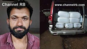 Read more about the article കേരളത്തിലേക്ക് സ്‌പിരിറ്റും കുഴൽപണവും ഒഴുകുന്നു; മഞ്ചേശ്വരത്ത് വൻ സ്‌പിരിറ്റ് വേട്ട, കാറിൽ കടത്തിയ 1000 ലിറ്റർ പോലീസ് പിടികൂടി, എക്‌സൈസ് സംഘം അരലക്ഷത്തോളം കുഴൽപണവും പിടിച്ചെടുത്തു