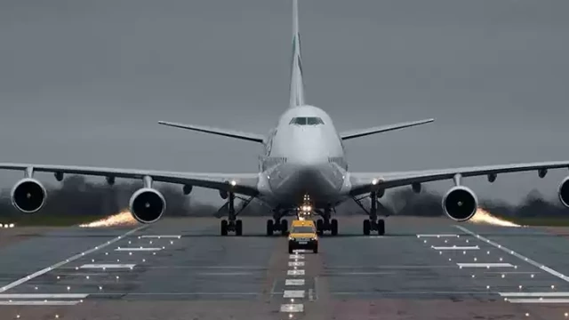 Read more about the article ജിദ്ദയിൽ വിമാനം റൺവേയിൽനിന്ന് തെന്നിമാറി