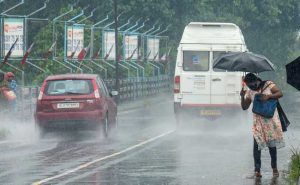 Read more about the article സംസ്ഥാനത്ത് ശക്തമായ മഴ മുന്നറിയിപ്പ്; ആറ് ജില്ലകളില്‍ യെല്ലോ അലര്‍ട്ട്; കാര്‍മേഘം കണ്ട് തുടങ്ങുന്ന സമയം മുതല്‍ മുന്‍ കരുതല്‍ സ്വീകരിക്കണമെന്ന് നിർദ്ദേശം