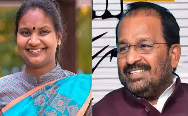 Read more about the article ലോക്‌സഭയിലെ പ്രതിഷേധം:  രമ്യ ഹരിദാസ് ഉൾപ്പെടെ നാല് കോണ്‍ഗ്രസ് എം.പിമാര്‍ക്ക് സസ്‌പെന്‍ഷന്‍