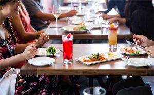 Read more about the article ഹോട്ടലുകളിലും ബാറുകളിലും സർവീസ് ചാർജ് ഈടാക്കുന്നത് വിലക്കി; മറ്റു പേരുകളിലും ചാർജ് ഈടാക്കാൻ പാടില്ല;  കേന്ദ്ര സർക്കാരിൻ്റെ   പുതിയ ഉത്തരവ് ഇങ്ങനെ