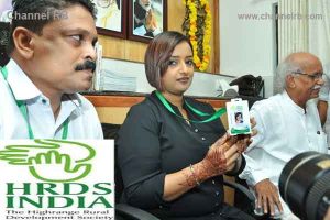 Read more about the article സ്വർണ കേസിലെ നായിക സ്വപ്‌ന സുരേഷിനെ എച്ച്‌.ആര്‍.ഡി.എസ് പുറത്താക്കിയത് നാടകം മാത്രം, സ്ത്രീ ശാക്തീകരണ ഉപദേശക സ്ഥാനത്ത് സ്വപ്‌ന തുടരുമെന്നും സ്ഥാപനം