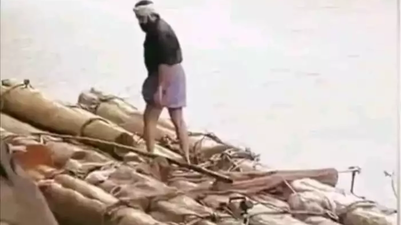 You are currently viewing കുത്തിയൊഴുകുന്ന തൊമ്മൻകുത്ത് പുഴ; ലുങ്കിയുടുത്ത്, തലയിൽ കെട്ടും കെട്ടി മോഹൻലാൽ