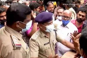 Read more about the article പ്രസവത്തെ തുടര്‍ന്ന് അമ്മയും കുഞ്ഞും മരിച്ചു; വ്യാപക പ്രതിഷേധം, കുഞ്ഞിൻ്റെ മൃതദേഹം ബന്ധുക്കളെ കാണിക്കാതെ മറവ് ചെയ്തു, പാലക്കാട് തങ്കം ആശുപത്രിയില്‍ ചികിത്സാപ്പിഴവ് ആരോപിച്ച് കുടുംബം