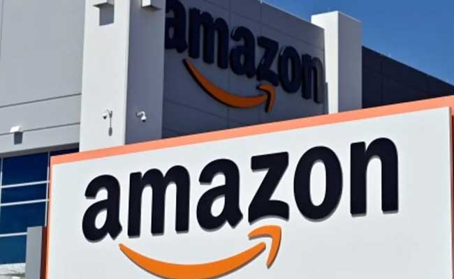 Read more about the article ജന്മാഷ്ടമി ദിനത്തിൽ ശ്രീകൃഷ്ണൻ്റെ  അശ്ലീല ചിത്രം വിറ്റു; ആമസോണിനെതിരെ പരാതിയുമായി ഒരു കൂട്ടം അഭിഭാഷകർ