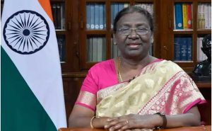 Read more about the article വിദേശികള്‍ ഇന്ത്യയെ ഇല്ലായ്മ ചെയ്യാന്‍ ശ്രമിച്ചു;  എന്നാല്‍ രാജ്യം നാം തിരിച്ചുപിടിച്ചു; എല്ലാ മേഖലയിലും സ്ത്രീകള്‍ മുന്നേറ്റം നടത്തുന്നു; സ്വാതന്ത്ര്യദിന സന്ദേശവുമായി രാഷ്ട്രപതി ദ്രൗപദി മുർമ്മു