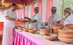 Read more about the article വിദ്യാനഗറിലെ കുടുംബശ്രീ ജില്ലാ മിഷൻ്റെ  കര്‍ക്കിടക കഞ്ഞി ഫെസ്റ്റിന് മികച്ച പ്രതികരണം;  ഏഴ് ദിവസം കൊണ്ട് നേടിയത് 96,293 രൂപ