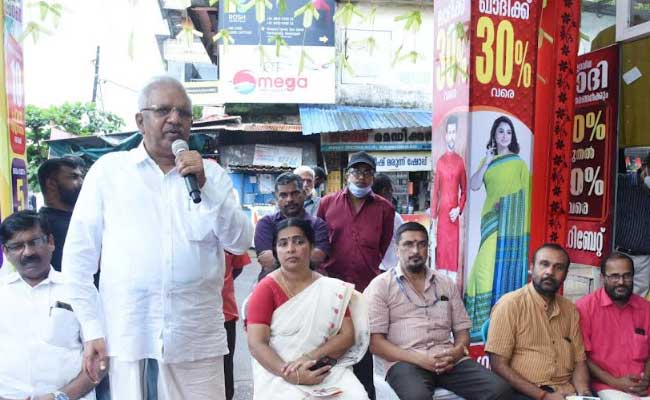 Read more about the article ആളുകൾക്ക് ഖാദിയെക്കുറിച്ച് തെറ്റായ മുൻവിധികൾ; ഖാദി മേഖലയിൽ നവീകരണത്തിന് തുടക്കമായി: പി. ജയരാജന്‍