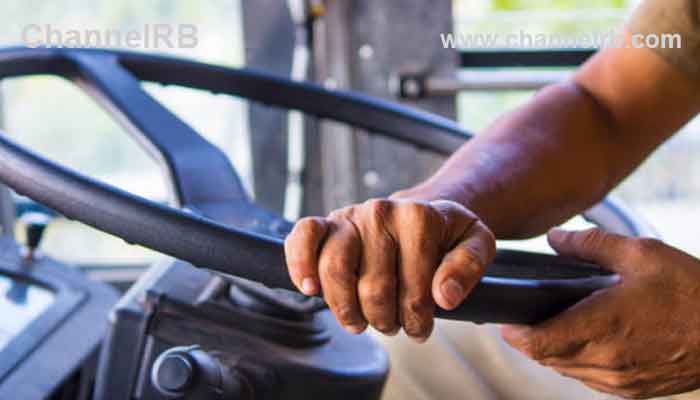 You are currently viewing കെണിയൊരുക്കി തൃശൂർ പൊലീസ്; മദ്യപിച്ച് ബസോടിച്ച ഏഴ് ഡ്രൈവർമാരും അഞ്ചു കണ്ടക്ടർമാരും കസ്റ്റഡിയിൽ