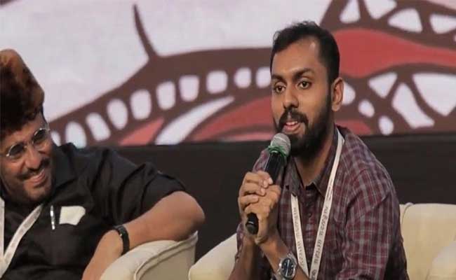 Read more about the article രാഷ്ട്രീയവും മതവും നിലപാടുകളുമെല്ലാം തികച്ചും വ്യക്തിപരം; എം.എസ്.എഫ് വേദിയിലെ പരാമര്‍ശങ്ങളില്‍ മാപ്പുപറഞ്ഞ് ഷാരിസ് മുഹമ്മദ്