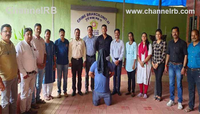 Read more about the article സെക്‌സ് വീഡിയോ കോളിലൂടെ പണം തട്ടാൻ കാള്‍ സെൻ്റെറുകള്‍;​ ഫോണ്‍ ചെയ്‌ത്‌ നഗ്നരായി സ്ത്രീകള്‍,​ കോളേജ് വിദ്യാര്‍ത്ഥിനികള്‍ ഉള്‍പ്പെടുന്ന വന്‍ റാക്കറ്റ് പിടിയില്‍