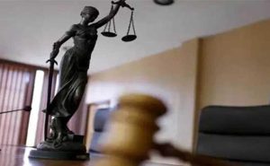 Read more about the article പിന്നാലെ നടന്ന് കമൻറടിയും അശ്ലീല മെസേജുകളും; അഭിഭാഷകൻ്റെ  ശല്യം രൂക്ഷമായപ്പോൾ പൊലീസിൽ പരാതി നൽകി വനിതാ ജഡ്ജി