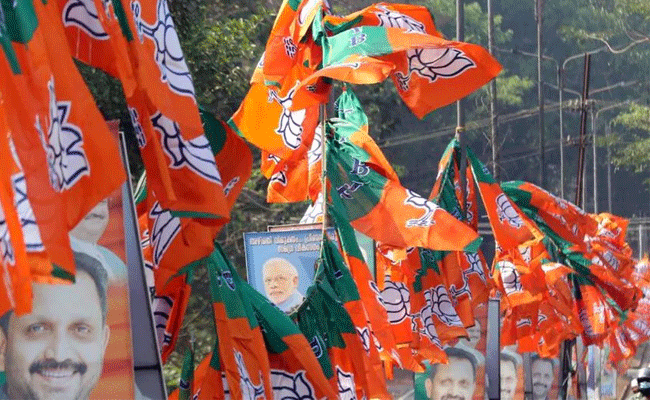 You are currently viewing കേരളത്തിൽ സ്വാധീനമുണ്ടാക്കാൻ ബി.ജെ.പിക്ക് കഴിയുന്നില്ല; സംഘടനാ പ്രവർത്തനം മോശമെന്ന് കേരളം സന്ദർശിച്ച കേന്ദ്ര മന്ത്രിമാരുടെ റിപ്പോർട്ട്