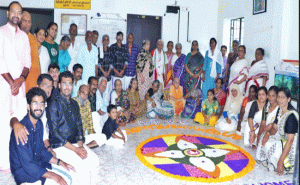 Read more about the article ഈ ഓണം അവർ അത്രമേല്‍ ഹൃദയത്തില്‍ ചേര്‍ത്ത് നിര്‍ത്തും; വേദനകള്‍ മറന്ന് ഓണമുണ്ട് സര്‍ക്കാര്‍ വൃദ്ധസദനത്തിലെ അന്തേവാസികള്‍