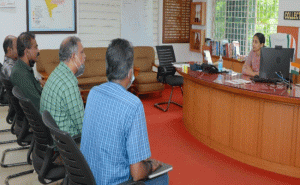 Read more about the article പ്രശ്‌നങ്ങള്‍ പഠിച്ച് റിപ്പോര്‍ട്ട് നല്‍കും; കെല്‍ ഇ.എം.എല്ലിൻ്റെ  പ്രതാപം വീണ്ടെടുക്കുമെന്ന് എം.ഡി വി.കൃഷ്ണകുമാര്‍