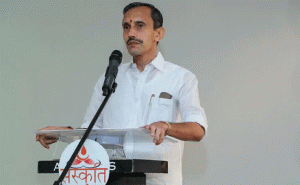 Read more about the article മതവിദ്യാഭ്യാസത്തിൻ്റെ കാര്യം പറഞ്ഞ് സ്കൂൾ സമയക്രമം നിശ്ചയിക്കണമെന്നത് തെറ്റ്; സ്കൂൾ പ്രവർത്തന സമയം തീരുമാനിക്കേണ്ടത് മതസംഘടനകളല്ല: എം.ടി.രമേശ്