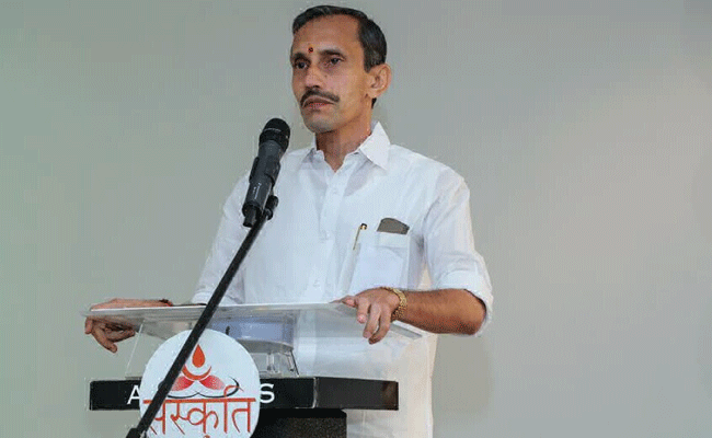 You are currently viewing മതവിദ്യാഭ്യാസത്തിൻ്റെ കാര്യം പറഞ്ഞ് സ്കൂൾ സമയക്രമം നിശ്ചയിക്കണമെന്നത് തെറ്റ്; സ്കൂൾ പ്രവർത്തന സമയം തീരുമാനിക്കേണ്ടത് മതസംഘടനകളല്ല: എം.ടി.രമേശ്