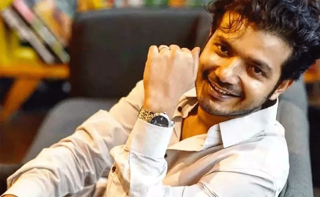 Read more about the article മാധ്യമ പ്രവര്‍ത്തകയോട് അപമര്യാദയായി പെരുമാറിയ കേസില്‍ നടന്‍ ശ്രീനാഥ് ഭാസി അറസ്റ്റില്‍