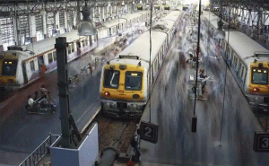 Read more about the article ട്രെയിൻ എത്താൻ  വൈകിയോ? ആശങ്ക വേണ്ട, യാത്രയിൽ സൗജന്യ ഭക്ഷണം ലഭിക്കും; എങ്ങിനെയെന്ന് അറിയാം