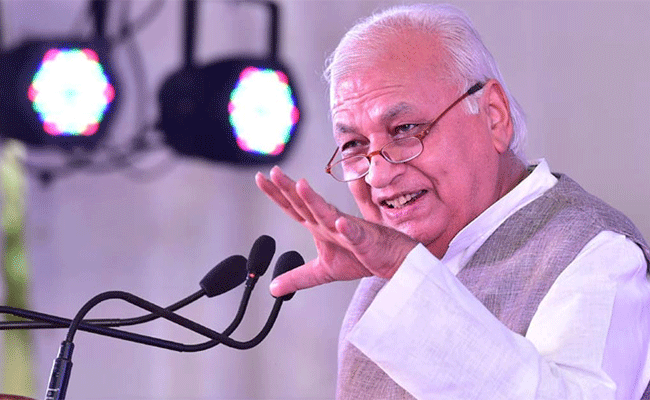 Read more about the article അസാധാരണമായ നീക്കവുമായി ഗവർണർ ആരിഫ് മുഹമ്മദ് ഖാൻ; ഒമ്പത് സർവകലാശാലകളിലെ  വി.സിമാരോട് രാജിവെക്കാൻ ആവശ്യപ്പെട്ടു