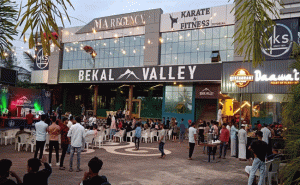 Read more about the article വൻ നഗരങ്ങളിൽ മാത്രം കണ്ട് ശീലിച്ച ബിസിനസ് സാധ്യത നാട്ടിൻ പുറത്തും നടപ്പിലാക്കി; “ബേക്കൽ വാലി” എന്ന പേരിൽ ആരംഭിച്ച ഈ പദ്ധതിക്ക് ലഭിക്കുന്നത് വൻ സ്വീകാര്യത; കാസർകോട് പുത്തിഗെയിലെ യുവാവ് തനിക്കൊപ്പം തൻ്റെ  നാടിനെയും കൈപിടിച്ചുയർത്തുന്ന കഥ