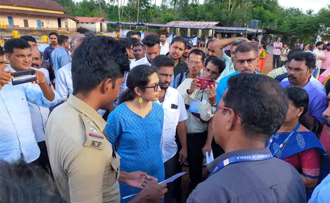 Read more about the article ഉപജില്ല ശാസ്‌ത്രോത്സവത്തിലെ പന്തല്‍ അപകടം, 59 പേര്‍ ചികിത്സ തേടി; അപകടസ്ഥലം കളക്ടറും ജില്ലാ പോലീസ് മേധാവിയും സന്ദർശിച്ചു