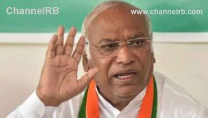 Read more about the article കോണ്‍ഗ്രസ് അധ്യക്ഷനായി മല്ലികാര്‍ജുന്‍ ഖര്‍ഗെ നയിക്കും; ശശി തരൂരിനെയാണ് തോൽപ്പിച്ചത്, പ്രവര്‍ത്തകരുടെ വിജയ ആഘോഷങ്ങള്‍