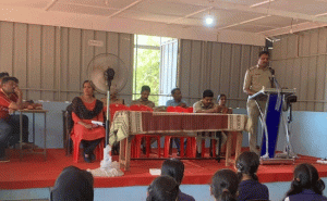 Read more about the article ലഹരി വിപത്തിനെതിരെ ജി.എച്ച്.എസ്. എസ് പരവനടുക്കം സ്കൂളിൽ ബോധവൽക്കരണ ക്ലാസുമായി  കാസർകോട് ഫയർ സ്റ്റേഷൻ