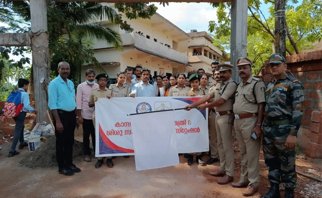 Read more about the article കാസർകോട് ജനമൈത്രി പോലീസിൻ്റെയും എൻ.സി.സി യൂണിറ്റിന്റെയും നേതൃത്വത്തിൽ ലഹരി വിരുദ്ധ റാലി