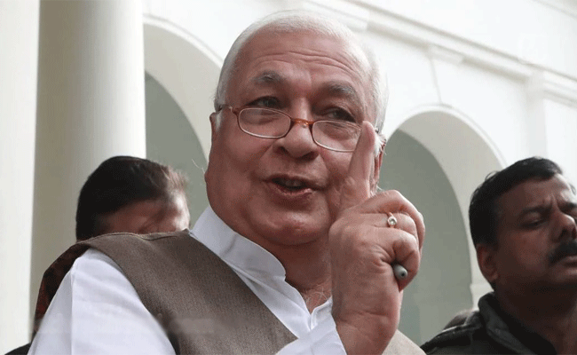 Read more about the article ഒടുവിൽ രാജി നിര്‍ദേശത്തില്‍ തിരുത്തി ഗവര്‍ണര്‍; ഒന്‍പത് വി.സിമാര്‍ക്കും കാരണം കാണിക്കല്‍ നോട്ടീസ് നല്‍കും