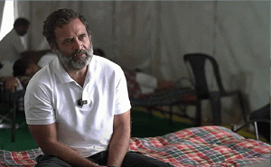 Read more about the article ‘സണ്‍സ്‌ക്രീന്‍ അമ്മ എനിക്ക് അയച്ചു തന്നിട്ടുണ്ട്, എന്നാല്‍ ഞാനത് ഉപയോഗിക്കാറില്ല’;  ഭാരത് ജോഡോ യാത്രയിൽ ചോദ്യത്തിന് മറുപടിയായി രാഹുൽ