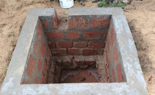 You are currently viewing മലിനജലത്തെ ഫലപ്രദമായി സംസ്‌കരിക്കാന്‍ എല്ലാ കുടുംബങ്ങളിലും സോക്പിറ്റുകള്‍;  സമ്പൂര്‍ണ ശുചിത്വ ഗ്രാമമാകാനൊരുങ്ങി വലിയപറമ്പ