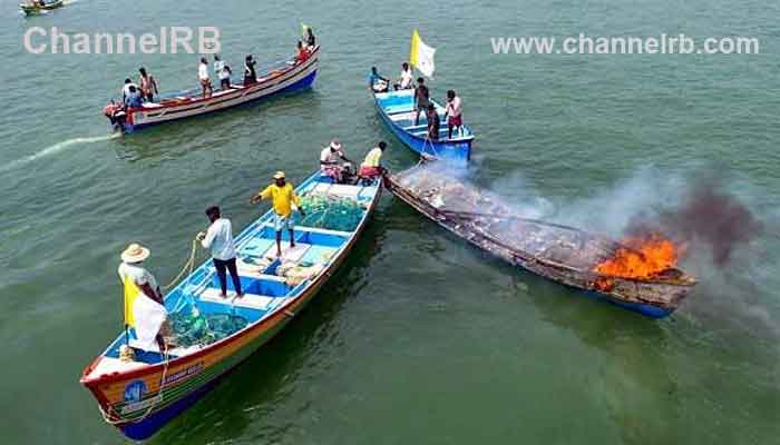 Read more about the article കര്‍ശന നടപടിക്ക് നിര്‍ബന്ധിക്കരുത്; തടസ്സങ്ങള്‍ നീക്കിയേ തീരൂ, വിഴിഞ്ഞം സമരക്കാരോട് ഹൈക്കോടതി