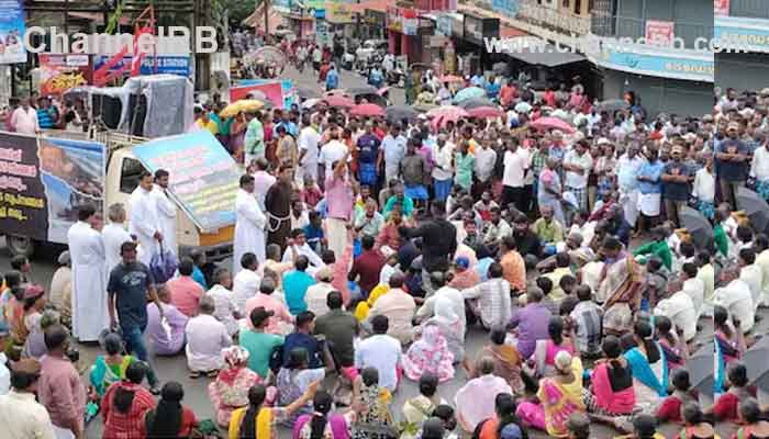 Read more about the article വിഴിഞ്ഞം റോഡ് ഉപരോധിച്ച് പ്രതിഷേധ സമരം; തിരുവനന്തപുരത്ത് ഗതാഗതം സ്തംഭിച്ചു, വിമാന താവളത്തിൽ വന്ന യാത്രക്കാർ കുടുങ്ങി