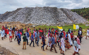 Read more about the article വിഴിഞ്ഞം സമരത്തിൽ ഗൂഢാലോചനയെന്ന് എഫ്.ഐ.ആർ; ആര്‍ച്ച് ബിഷപ്പും സഹായമെത്രാനും അടക്കം അമ്പതോളം പേര്‍ പ്രതിപ്പട്ടികയില്‍