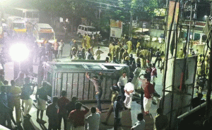 Read more about the article വിഴിഞ്ഞം സമരം അക്രമാസക്തമായതിന് സര്‍ക്കാരിന് എതിരെ കെ.സി.ബി.സി; കലാപം സൃഷ്ടിക്കാന്‍ ചിലര്‍ ഗൂഢശ്രമങ്ങള്‍ നടത്തുകയാണെന്ന് സി.പി.എം