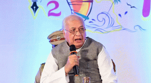 Read more about the article സംസ്ഥാന മന്ത്രിസഭയിലെ മന്ത്രിയെ പുറത്താക്കാന്‍ തനിക്ക് അധികാരമില്ല; കൂടുതൽ വിശദീകരണവുമായി ഗവര്‍ണര്‍