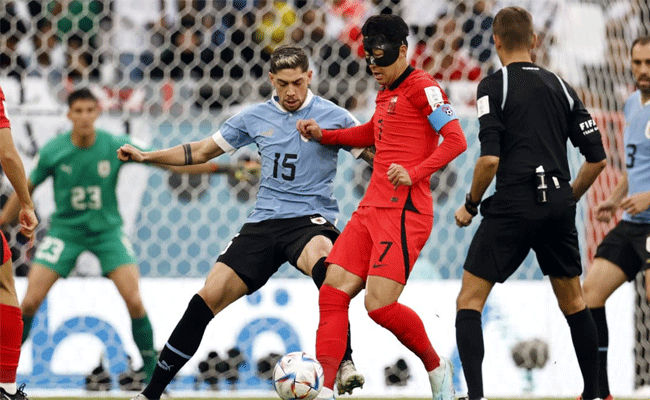 You are currently viewing ഉറുഗ്വെയുടെ മുന്നേറ്റങ്ങളെല്ലാം കൊറിയയുടെ പ്രതിരോധത്തില്‍ തട്ടിത്തെറിച്ചു; ഉറുഗ്വെയെ സമനിലയില്‍ പൂട്ടി ദക്ഷിണകൊറിയ