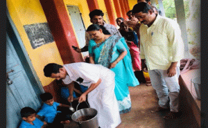 Read more about the article വിദ്യാര്‍ഥികള്‍ക്ക് പോഷകസമൃദ്ധമായ പ്രഭാത ഭക്ഷണവുമായി കുമ്പഡാജെ ഗ്രാമപഞ്ചായത്ത്