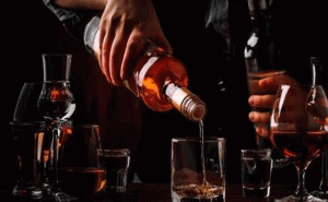 Read more about the article വിദേശ മദ്യ കമ്പനികളുടെ കുത്തക തകർക്കാൻ മലബാർ ബ്രാണ്ടിയുമായി കേരളാ സർക്കാർ