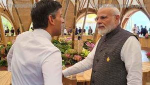 Read more about the article ഇന്ത്യന്‍ പ്രധാനമന്ത്രി മോദിയും ബ്രിട്ടീഷ് പ്രധാനമന്ത്രി ഋഷി സുനക്കും ആദ്യമായി മുഖാമുഖം കണ്ടപ്പോള്‍