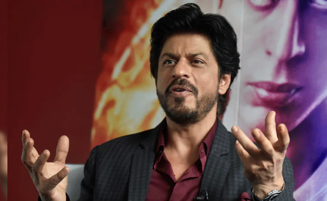 Read more about the article ഷാർജയിൽ നിന്നും ആഡംബര വാച്ചുകളുമായി ഷാരൂഖ്; എയർപോർട്ടിൽ 6.83 ലക്ഷം പിഴ അടപ്പിച്ച് കസ്റ്റംസ്