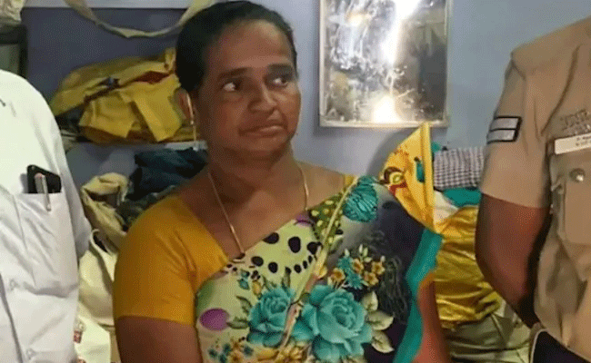 Read more about the article പനിക്ക് കുത്തിവെപ്പെടുത്ത ആറു വയസുകാരൻ മരിച്ചു.; സ്വകാര്യ ക്ലിനിക്കിലെ വനിതാ വ്യാജ ഡോക്ടറെ പൊലീസ് അറസ്റ്റ് ചെയ്തു