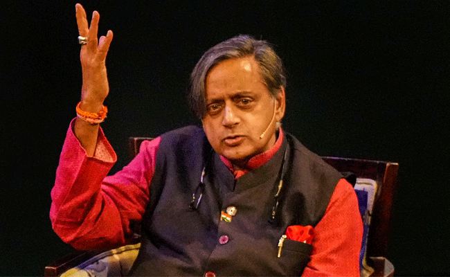 Read more about the article താരപ്രചാരകരുടെ പട്ടികയിലേക്ക് പരിഗണിച്ചില്ല; ഗുജറാത്ത് തെരഞ്ഞെടുപ്പ് പ്രചാരണത്തില്‍ നിന്ന് ശശി തരൂരിനെ കോണ്‍ഗ്രസ് ഒഴിവാക്കിയത് ചര്‍ച്ചയാകുന്നു